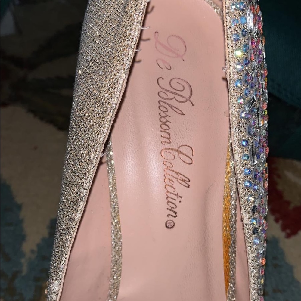 Heels - Picture 4 of 4